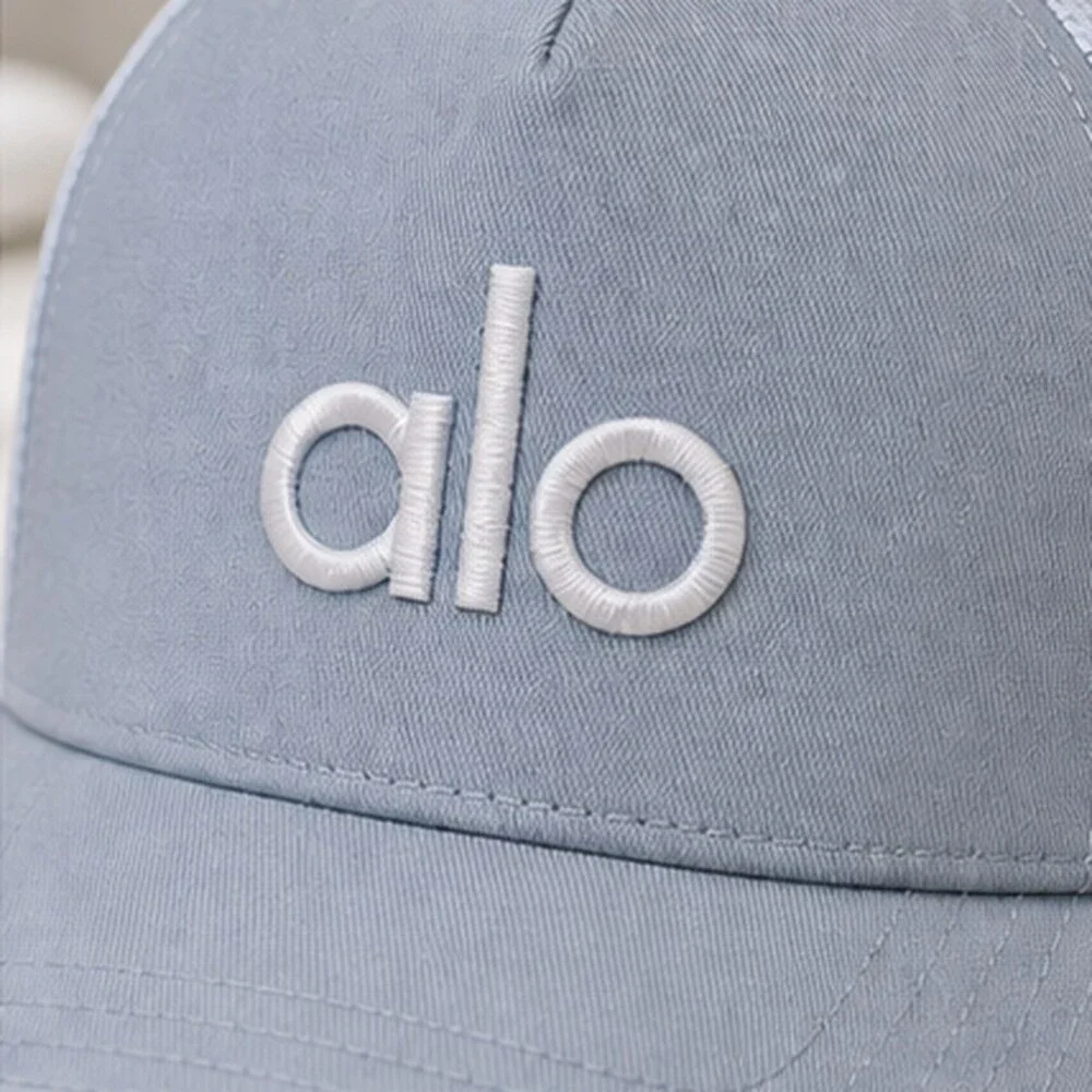 ALO Yoga fresh clean